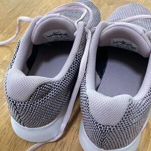 Beautiful and super comfortable Nike sneakers size 7